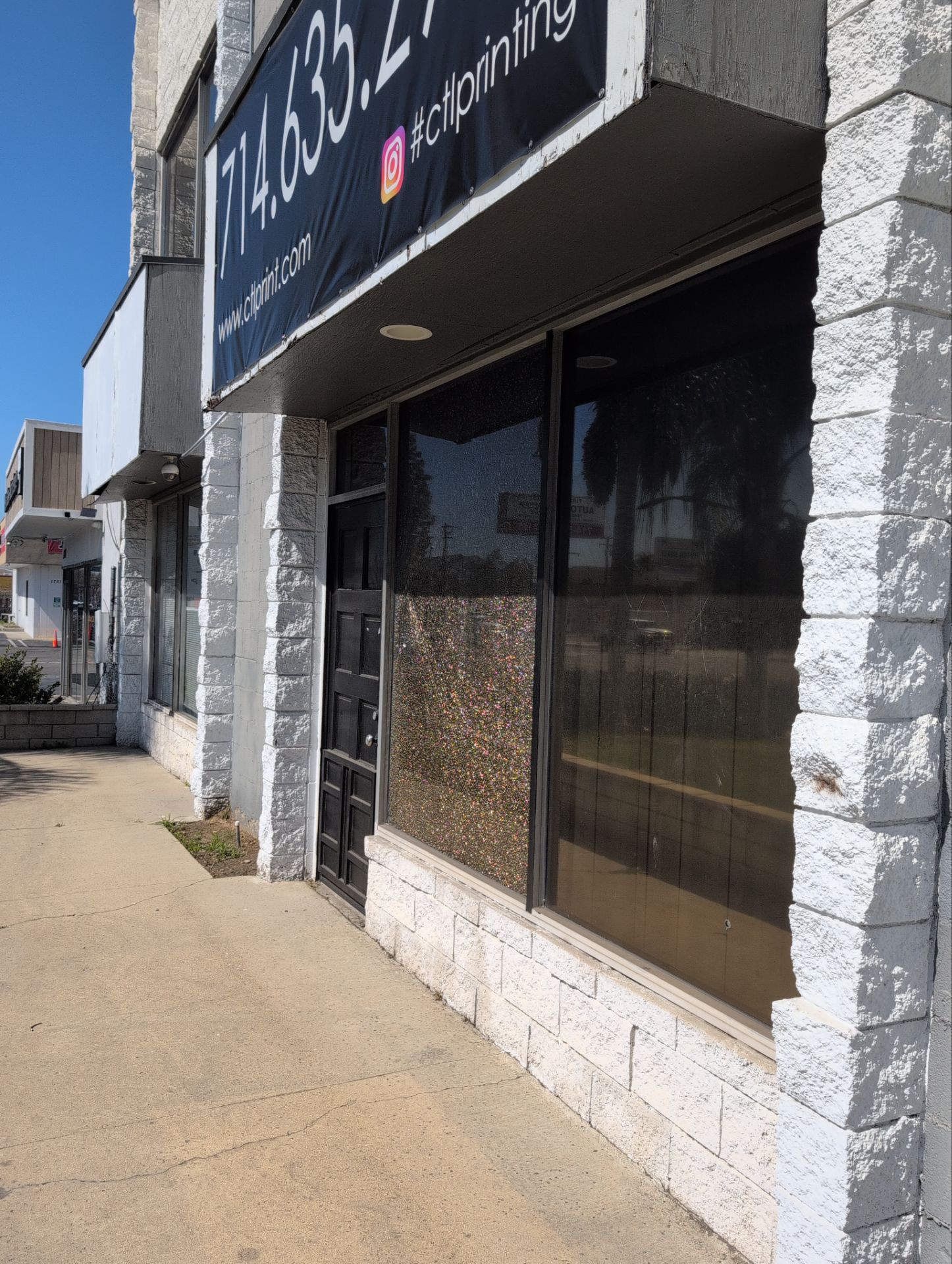 Fast Response Storefront Glass Replacement and Board-Up – Anaheim, CA